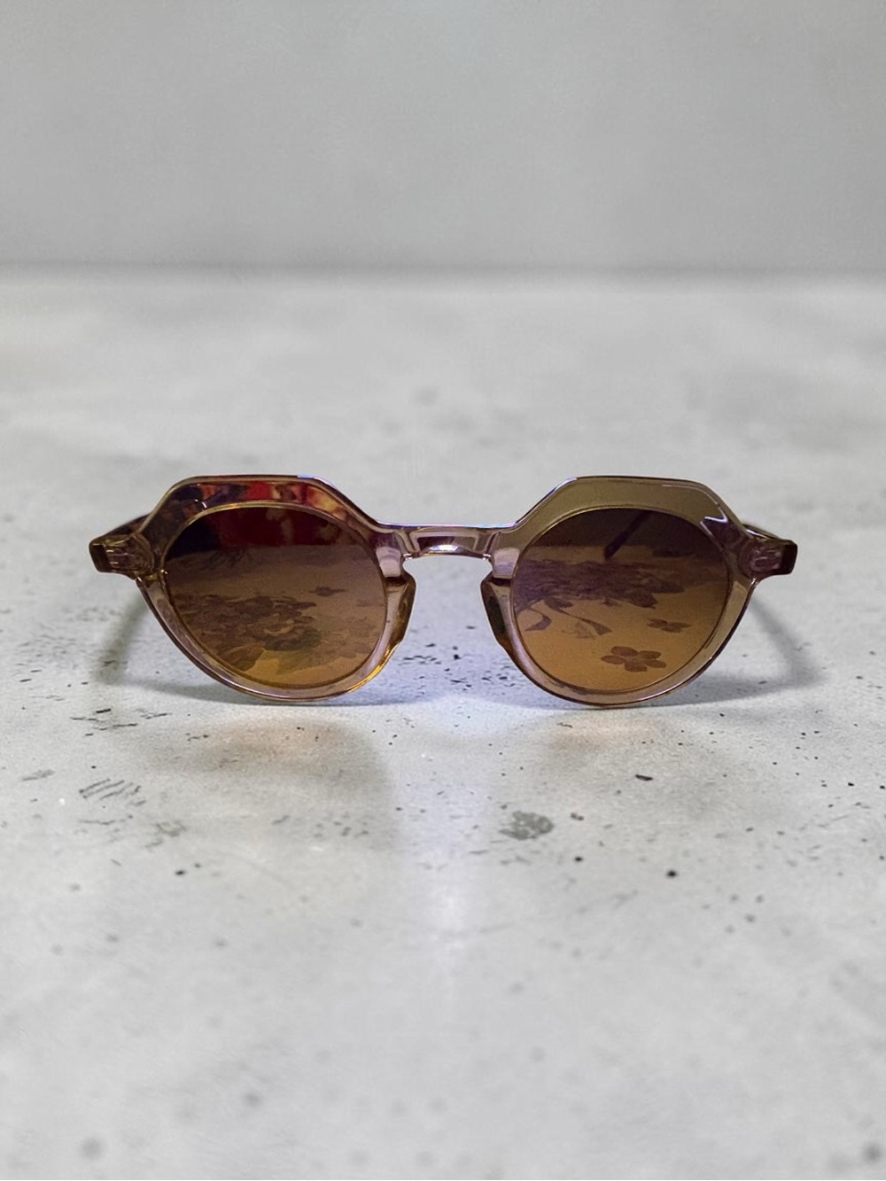 Women’s Round Brown Sunglasses — Retro Chic